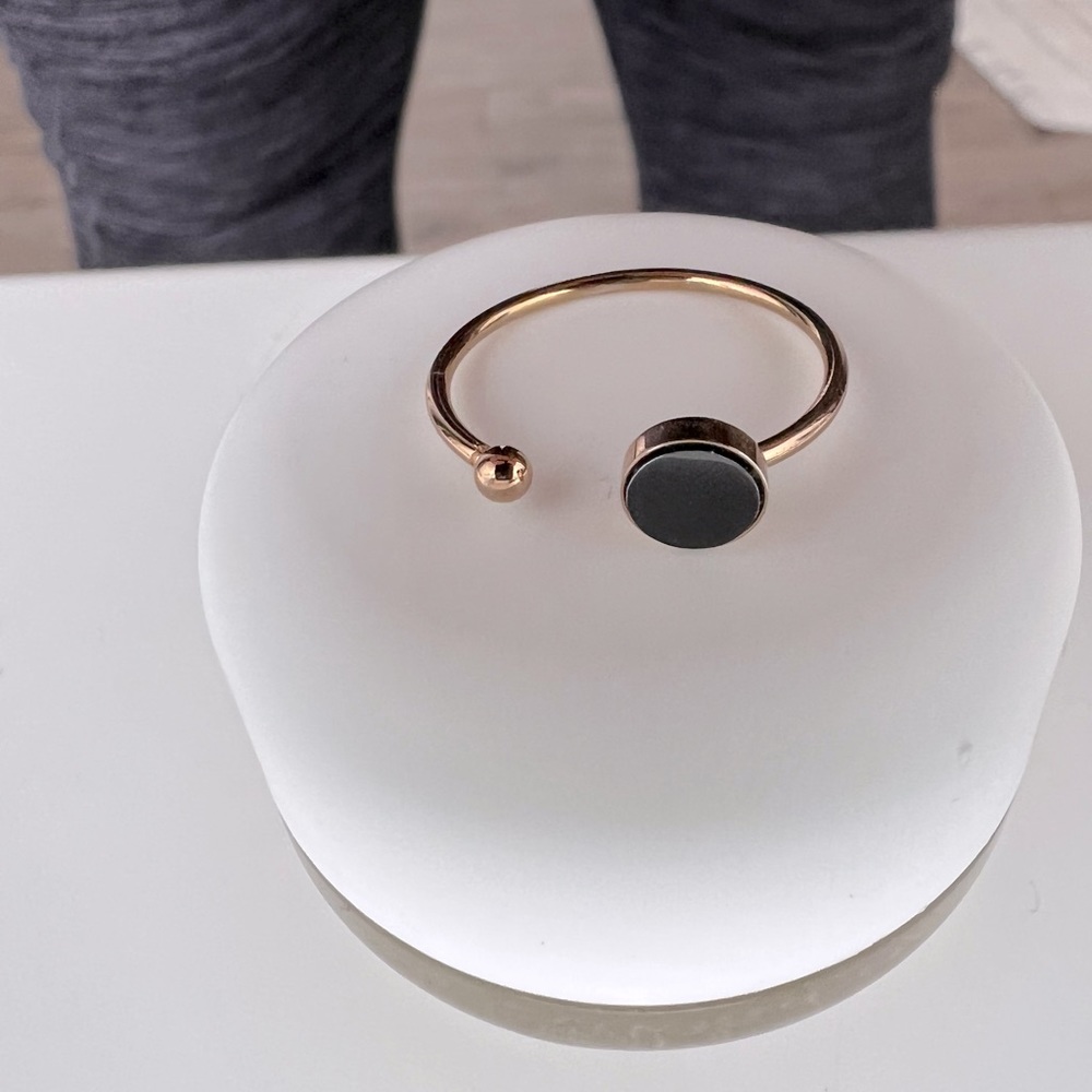 Black ring